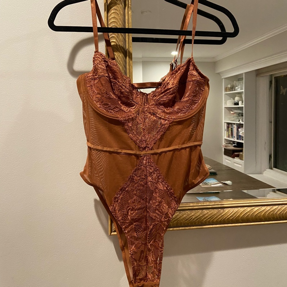Forever 21 Lace and Mesh Bodysuit - Picture 3 of 6
